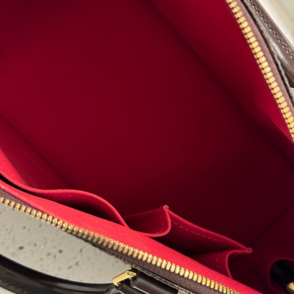 Time for a change in bag style for me. - Picture 10 of 10